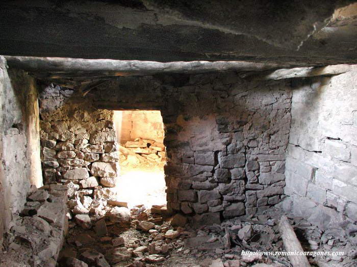 NAVE HACIA LA CABECERA, EN EL DEPARTAMENTO INFERIOR